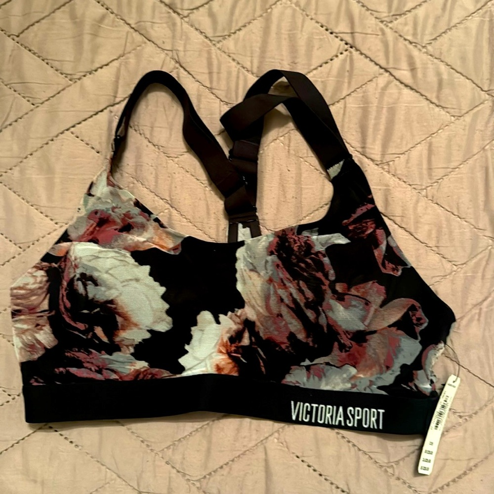 Victoria Sport 32B sports bra